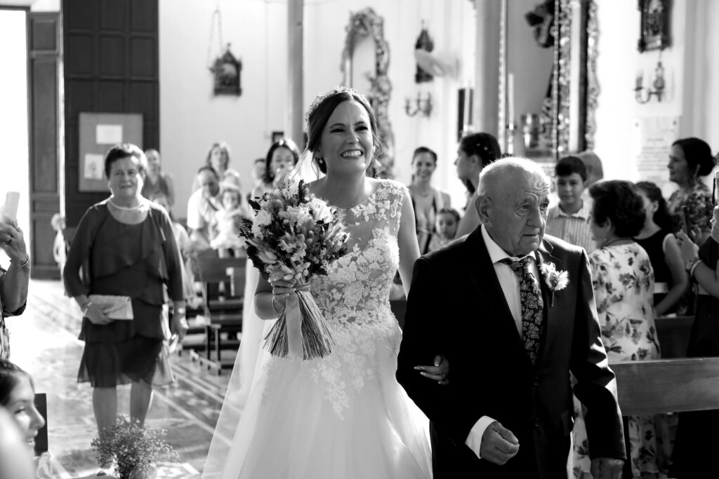 Las 10 mejores canciones y música increibles para cada momento de tu boda best wedding songs 3 Fotografo de Bodas, Comuniones y Eventos en Málaga y la Costa del Sol. Videos profesionales. mejores canciones para tu boda
