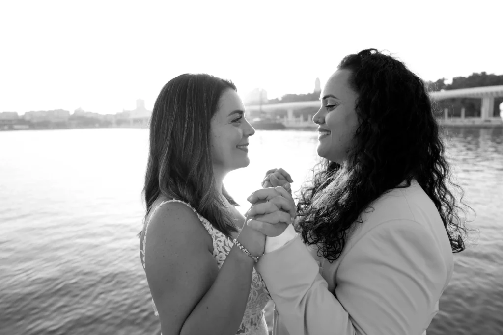 Bodas LGTBI de Chicas: Capturando el Amor con Naturalidad y Emoción de 10 inolvidable 4 Fotografo de Bodas, Comuniones y Eventos en Málaga y la Costa del Sol. Videos profesionales. Reportaje LGTBI mujeres