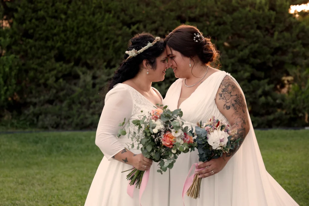 Bodas LGTBI de Chicas: Capturando el Amor con Naturalidad y Emoción de 10 inolvidable 3 Fotografo de Bodas, Comuniones y Eventos en Málaga y la Costa del Sol. Videos profesionales. Reportaje LGTBI mujeres